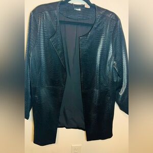 Chico's Snakeskin Textured Open Front Black Blazer Size‎ 2P or 12/14